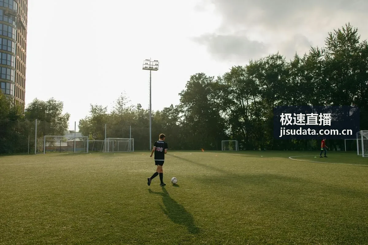 极速直播 - 英超曼联对阵利物浦赛事直播封面
